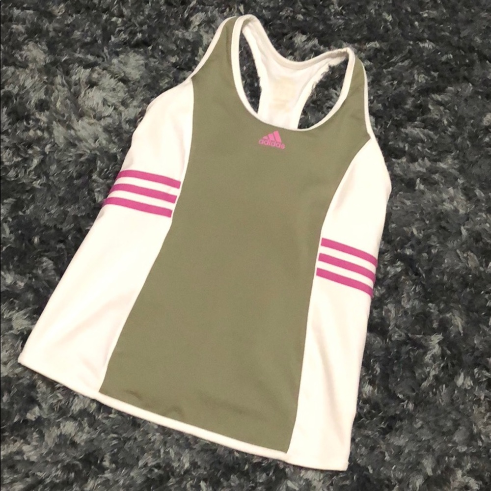 Adidas sports top 💕